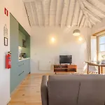 Cozy Perfect Location & Comfort