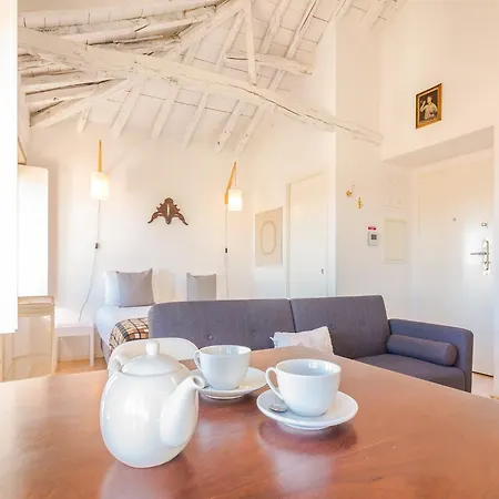 Apartment Cozy Perfect Location & Comfort *