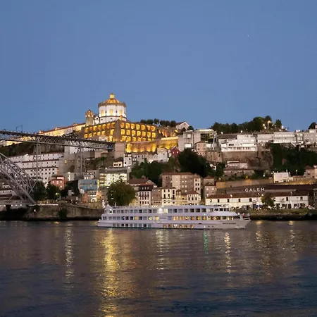 Cozy Perfect Location & Comfort