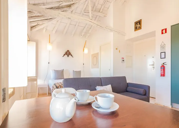 Apartment Cozy Perfect Location & Comfort *