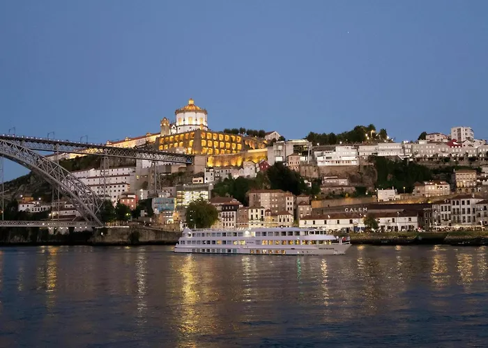 Cozy Perfect Location & Comfort