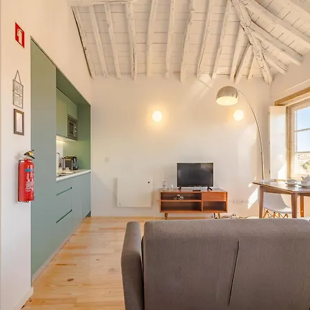 Cozy Perfect Location & Comfort